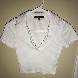 White v neck short sleeve crop top tee